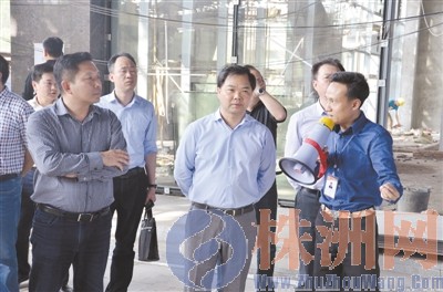 株洲市委常委、紀(jì)委書記劉光躍一行調(diào)研蘆淞服飾產(chǎn)業(yè)發(fā)展情況