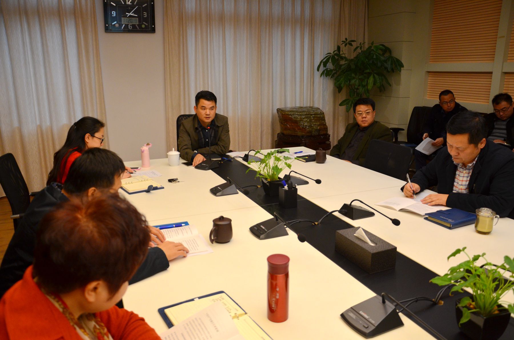 新蘆淞集團黨委組織學習黨的十八屆五中全會精神暨中國共產黨廉潔自律準則、紀律處分條例